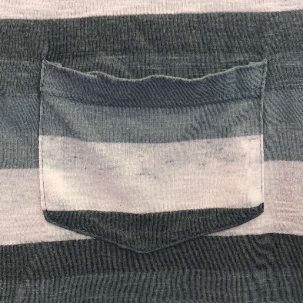 Crop top! - Picture 2 of 4